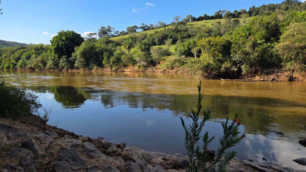 Idoso de 83 anos morre afogado enquanto pescava no Rio das Mortes - Foto de Fernando Neto 1 10