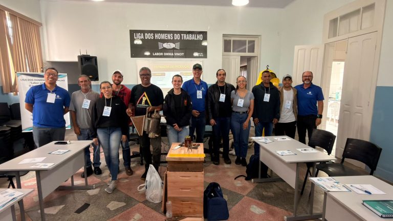 Liga Treinamentos acerta na realização do primeiro curso de apicultura - WhatsApp Image 2026 04 12 at 09.56.44 3