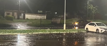 Temporal com granizo e ventos fortes assusta moradores em Santos Dumont - WhatsApp Image 2026 04 18 at 20.40.12