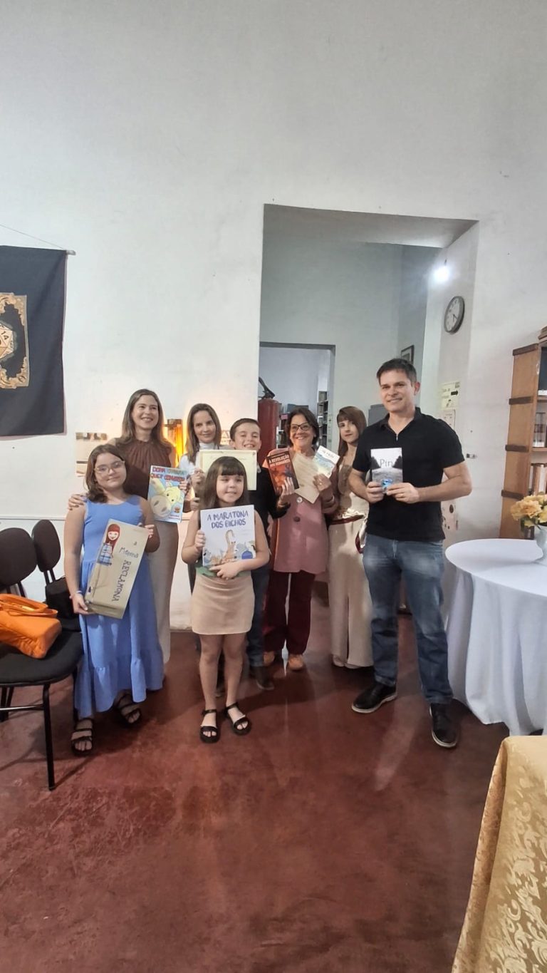 Vozes da literatura infantojuvenil encantam público na Biblioteca Municipal Honório Armond - WhatsApp Image 2026 04 19 at 07.18.49 2