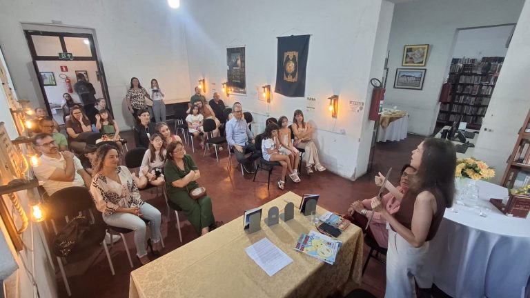 Vozes da literatura infantojuvenil encantam público na Biblioteca Municipal Honório Armond - WhatsApp Image 2026 04 19 at 07.18.51 2 1