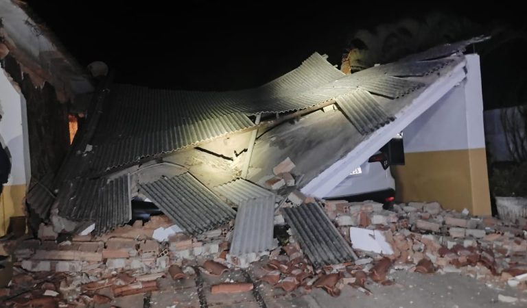 Desabamento atinge garagem e danifica veículos em São João del-Rei - WhatsApp Image 2026 04 19 at 21.47.40 1