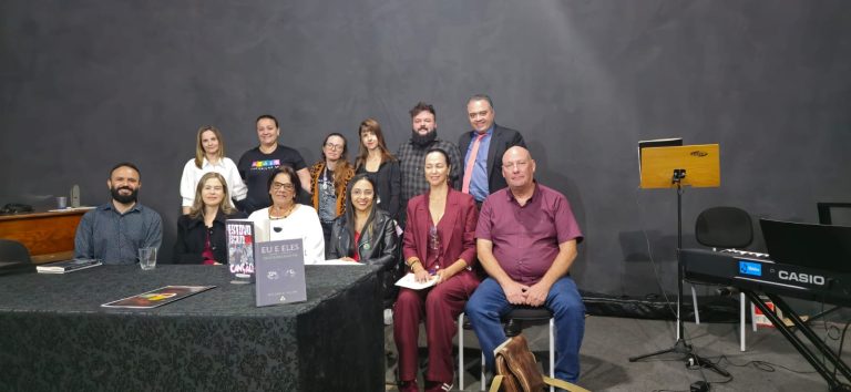 Abril Literário celebra autores barbacenenses em noite dedicada aos livros e à cultura - WhatsApp Image 2026 04 24 at 12.53.12 2