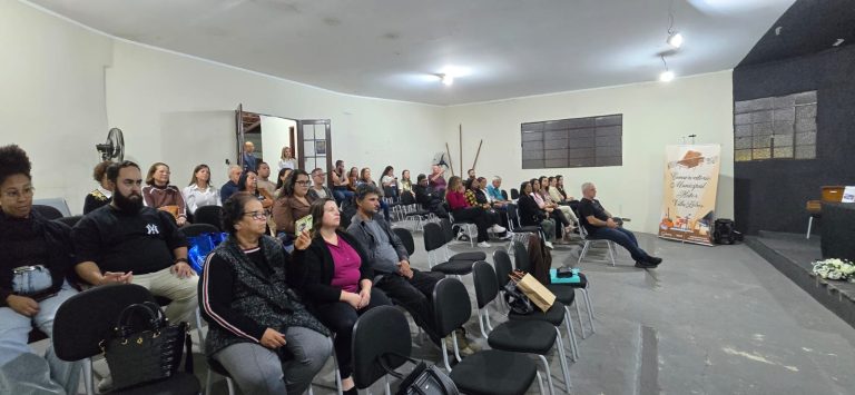 Abril Literário celebra autores barbacenenses em noite dedicada aos livros e à cultura - WhatsApp Image 2026 04 24 at 12.54.05 1