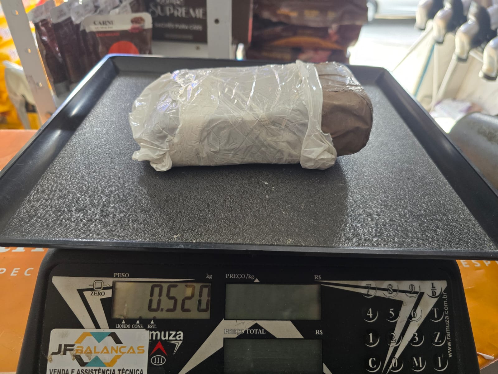 Homem preso com meio quilo de maconha e quatro quilos de crack - Foto de Fernando 3 4