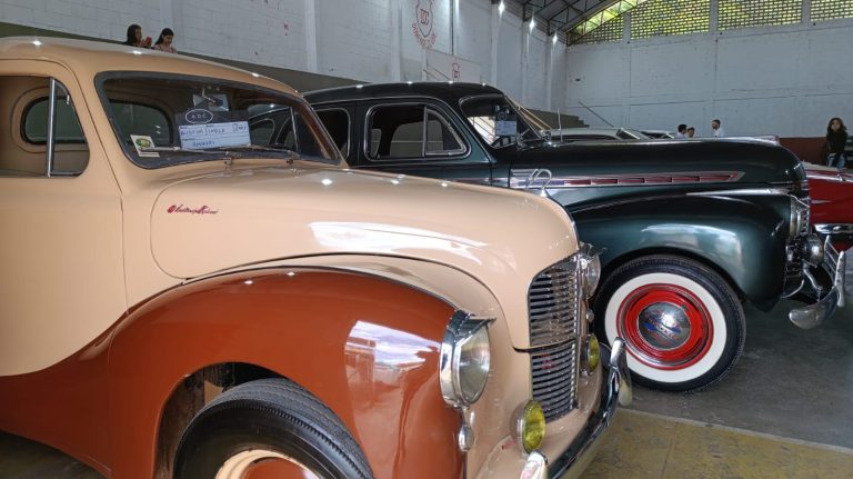 Motores, memórias e solidariedade marcam encontro de carros antigos em Dores de Campos neste domingo - WhatsApp Image 2026 05 03 at 11.41.57 1